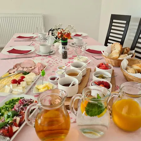 Czary Mary Bed & Breakfast